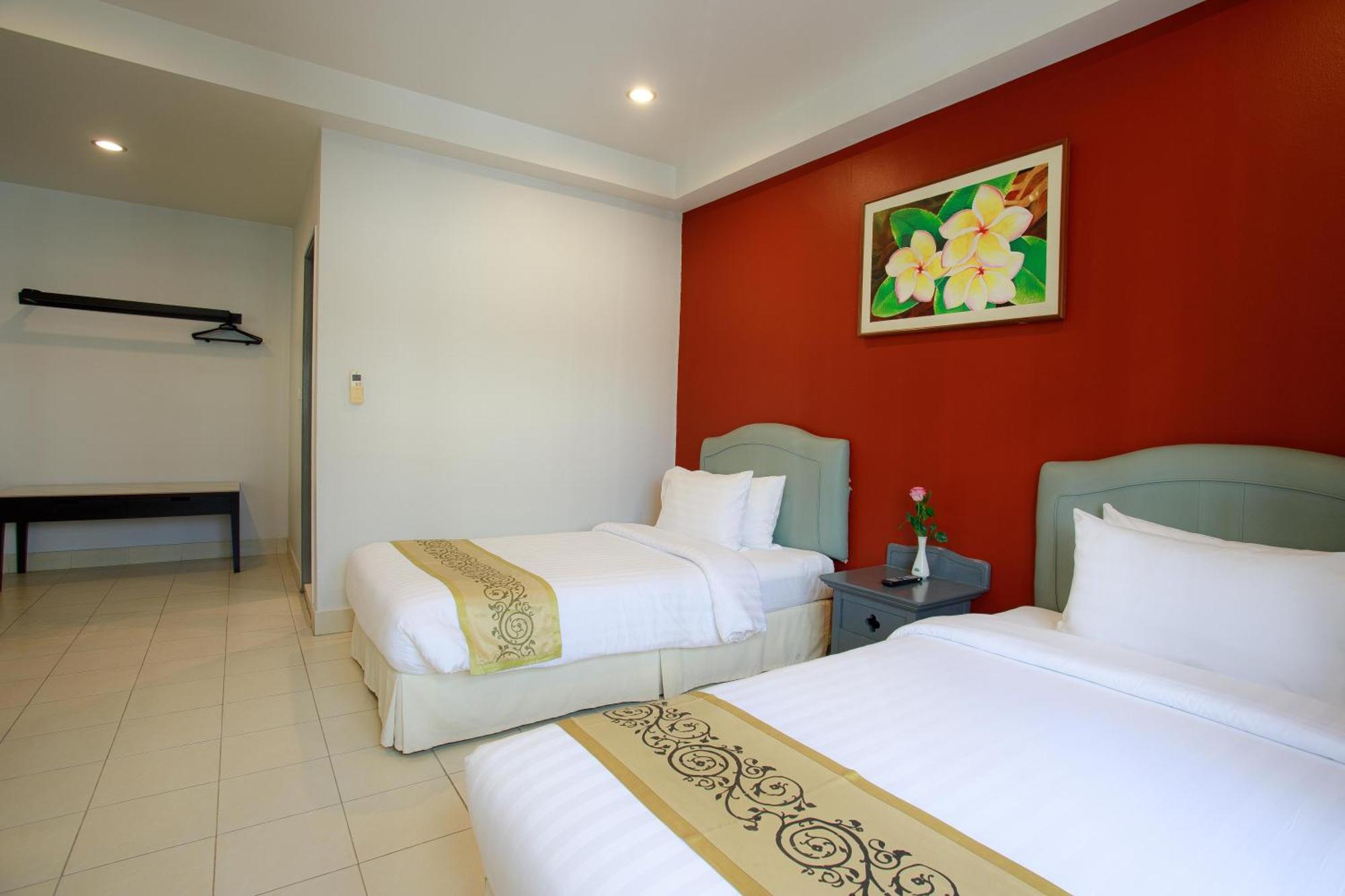 The Corner Apartment Patong Luaran gambar