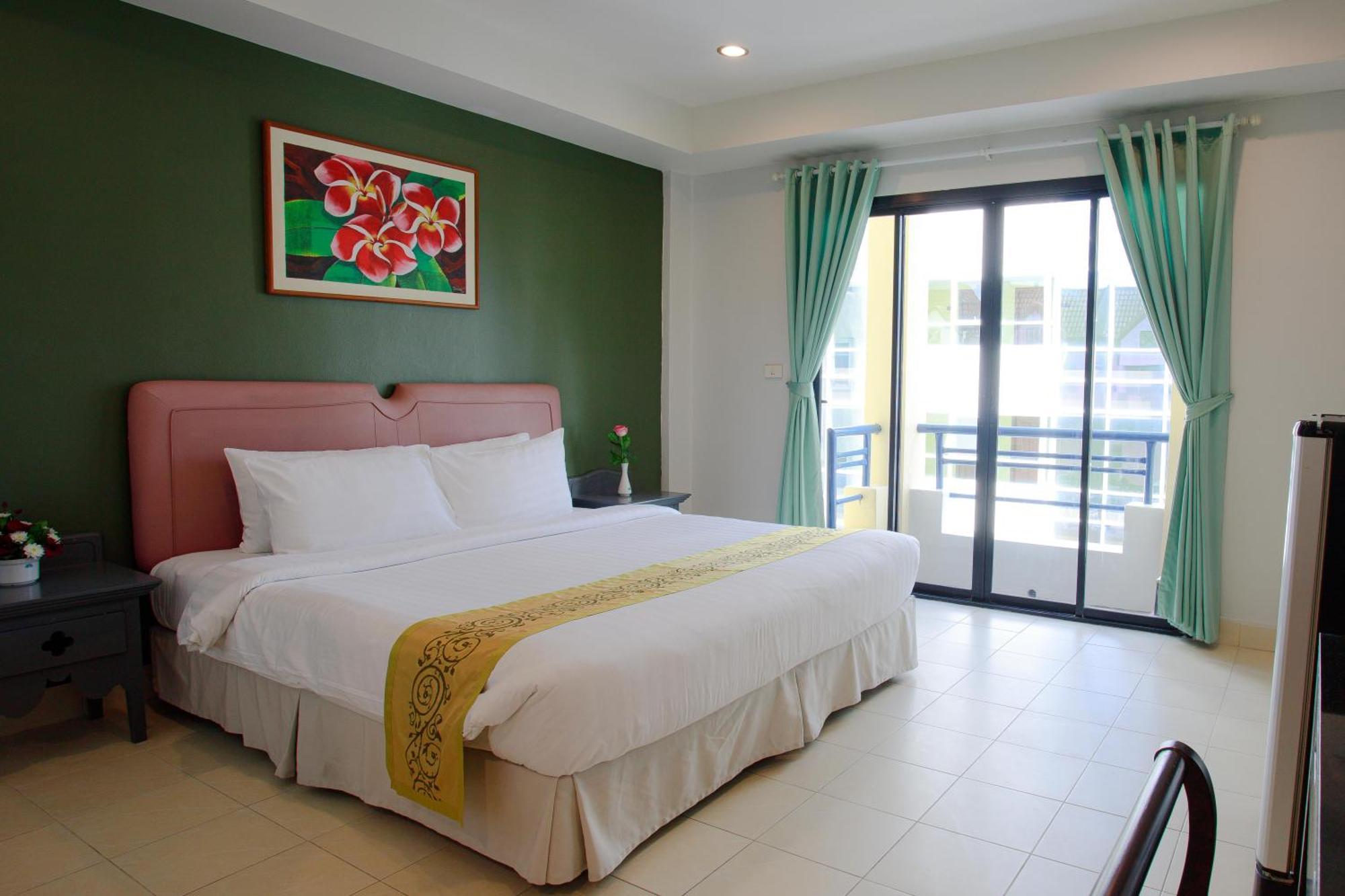 The Corner Apartment Patong Luaran gambar