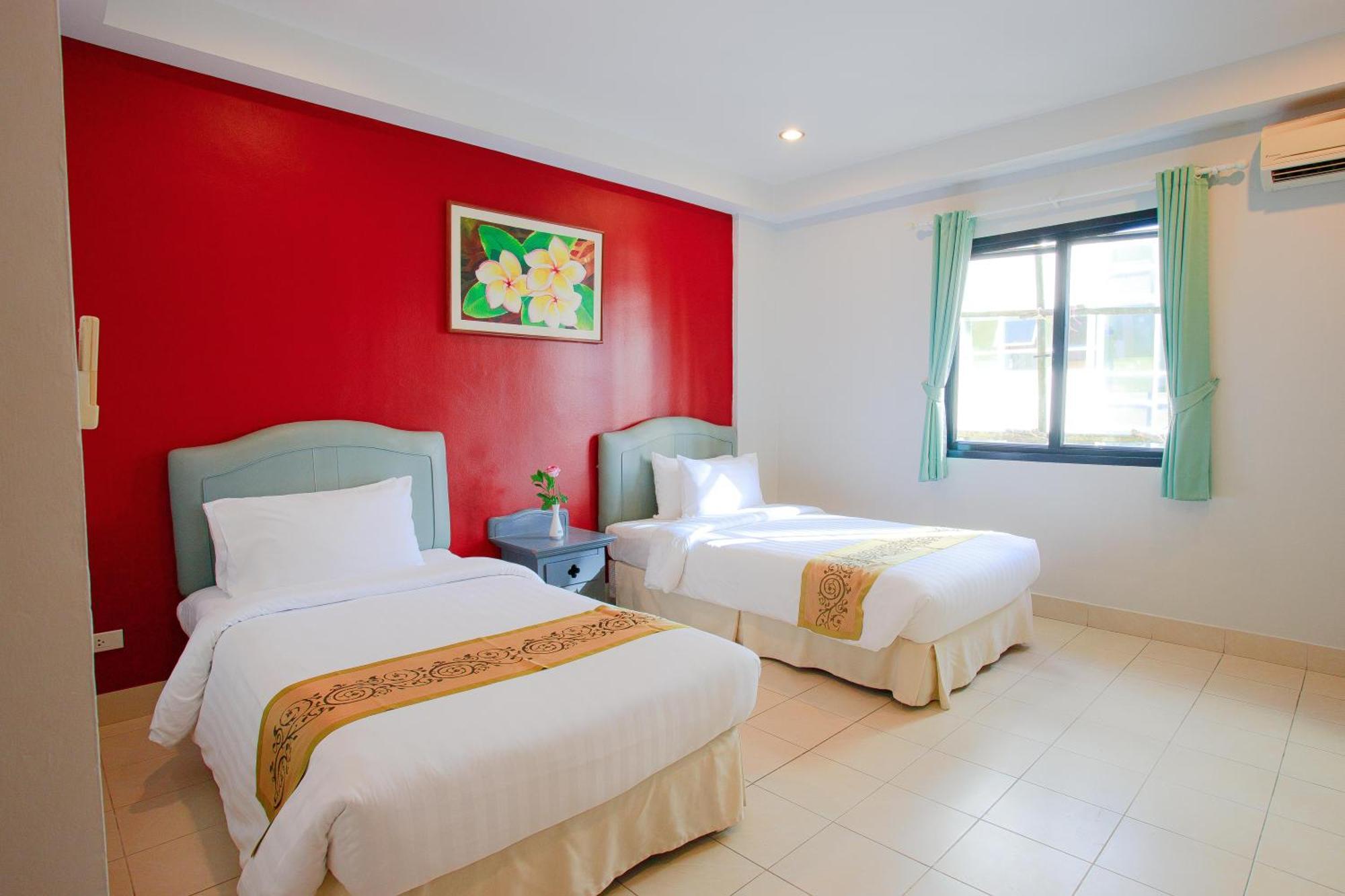 The Corner Apartment Patong Luaran gambar