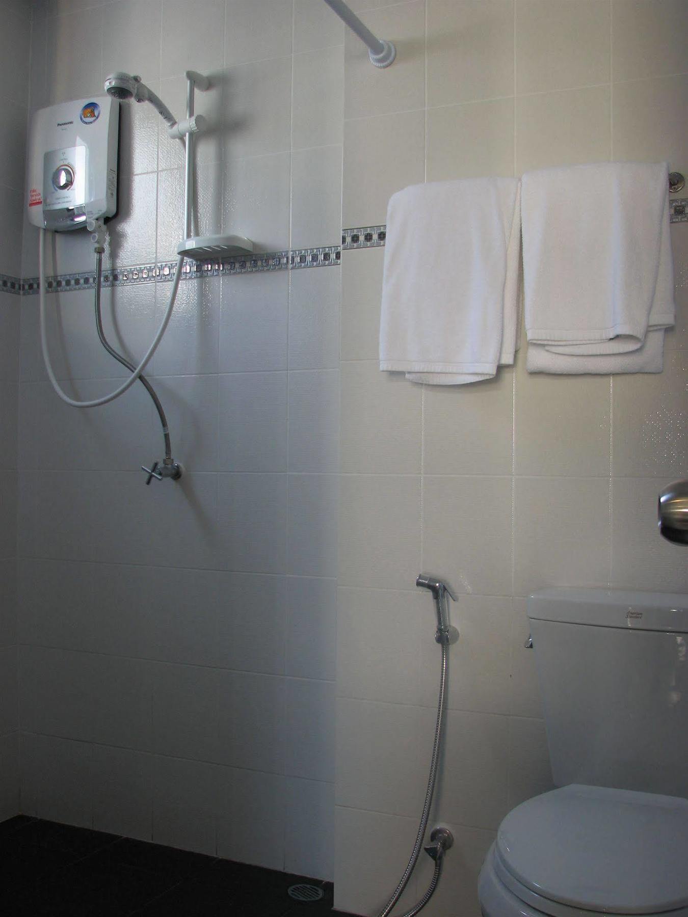 The Corner Apartment Patong Luaran gambar